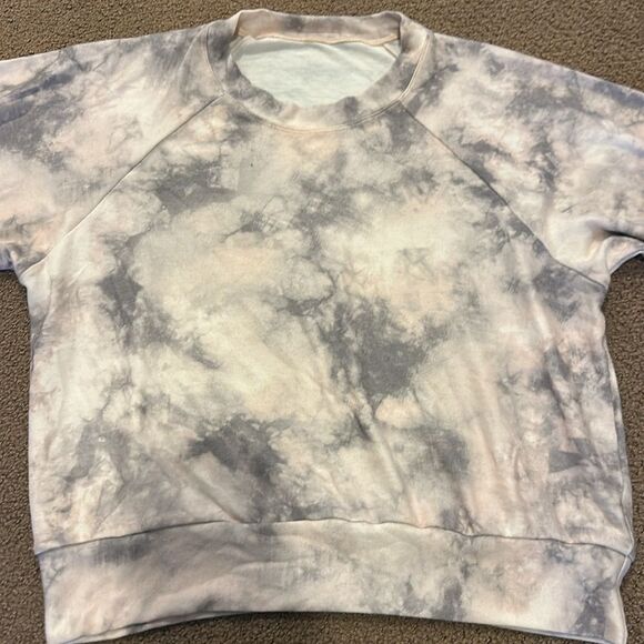 Strut This Women’s Sweatshirt and Shorts Tie Dye Matching Set - One Size - Picture 3 of 8